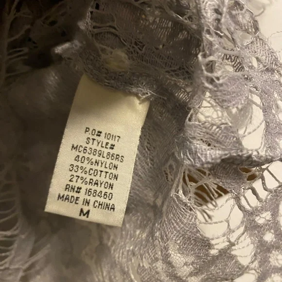 NWT Womens Gray Lace Top - Picture 4 of 5
